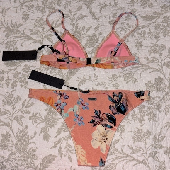 Triangl Bikini - NEW with tags and original packaging - Picture 7 of 8